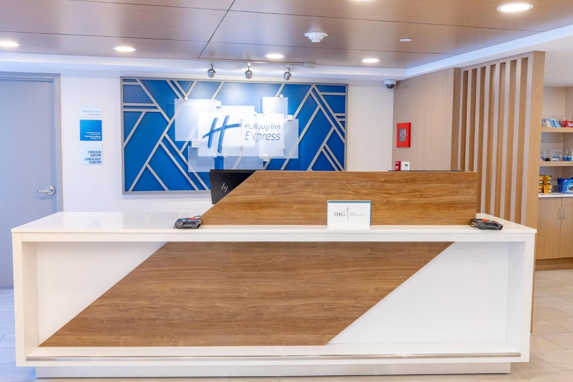 Holiday Inn Express - Neptune By Ihg Kültér fotó